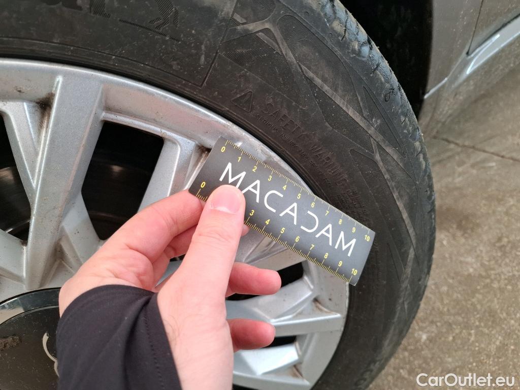  Fiat  500 FIAT   2015  3P  Berline Hybrid 10 BSG 70 ch Dolcevita #12