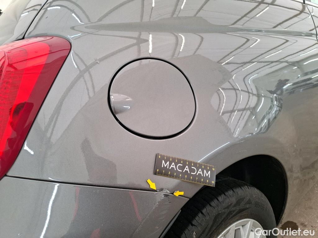  Fiat  500 FIAT   2015  3P  Berline Hybrid 10 BSG 70 ch Dolcevita #19