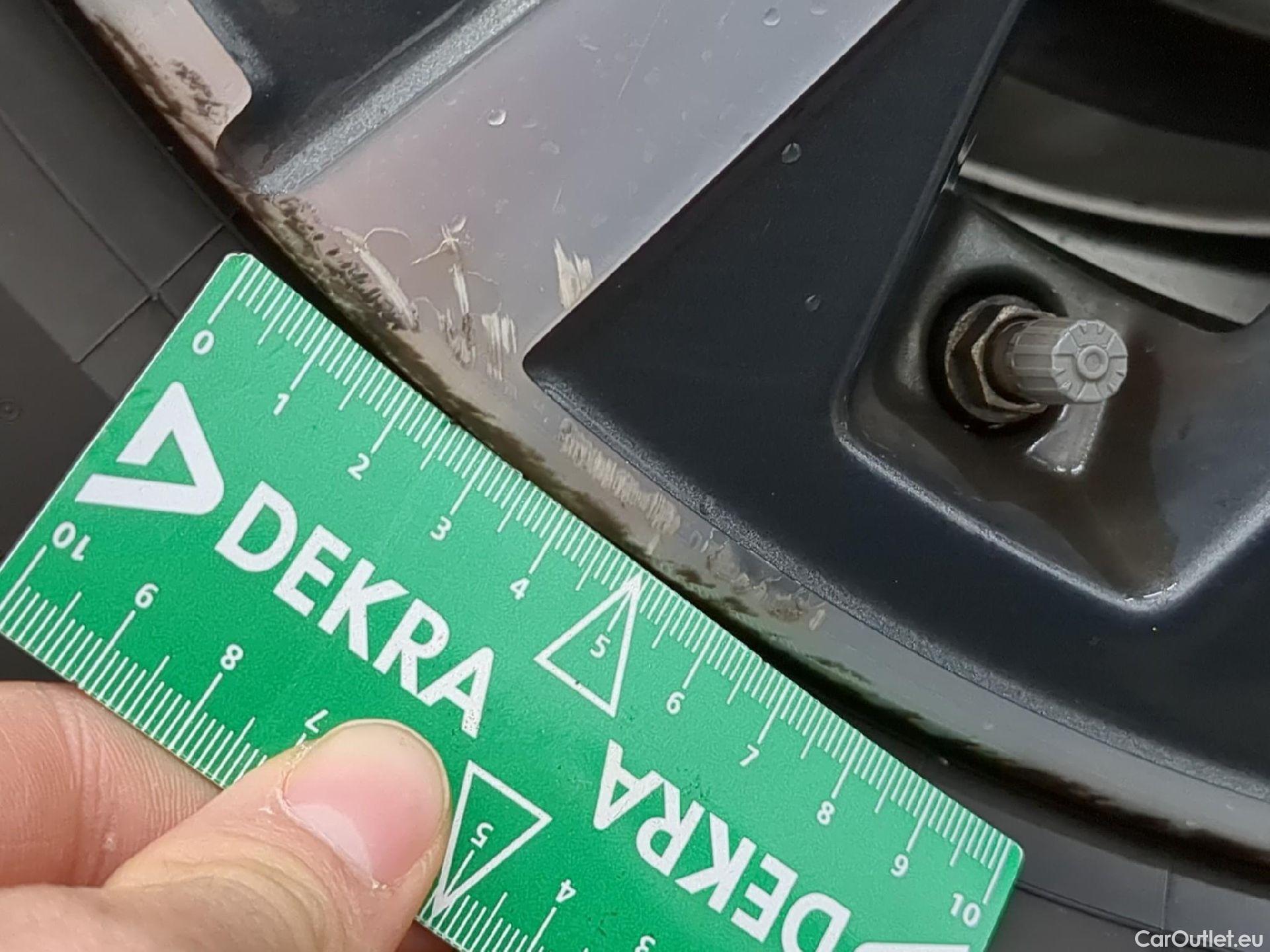  Bmw  Serie 3 BMW Série 3 Berline / 2022 / 4P / Berline 320e 204ch Business Design BVA8 Hybride #11