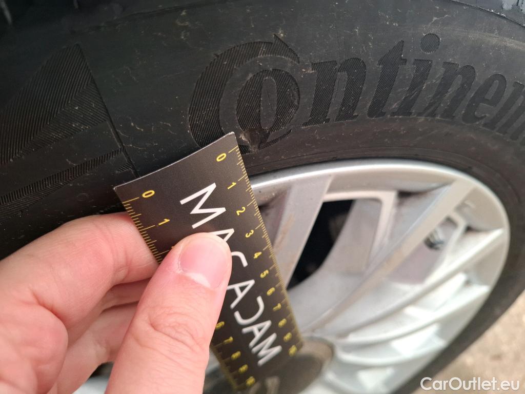  Fiat  500 FIAT   2015  3P  Berline Hybrid 10 BSG 70 ch Dolcevita #8