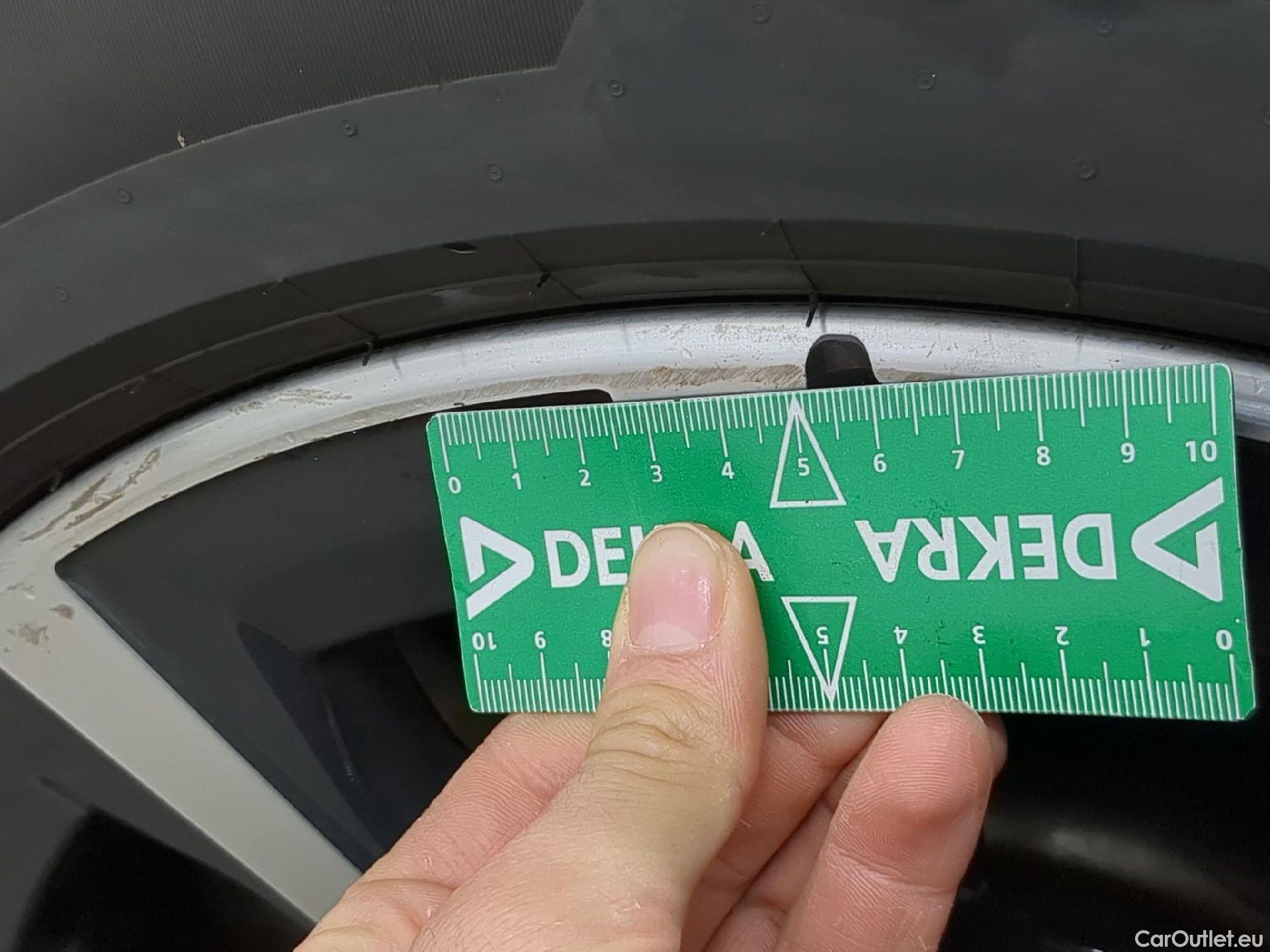  Bmw  Serie 3 BMW Série 3 Berline / 2022 / 4P / Berline 320e 204ch Business Design BVA8 Hybride #4