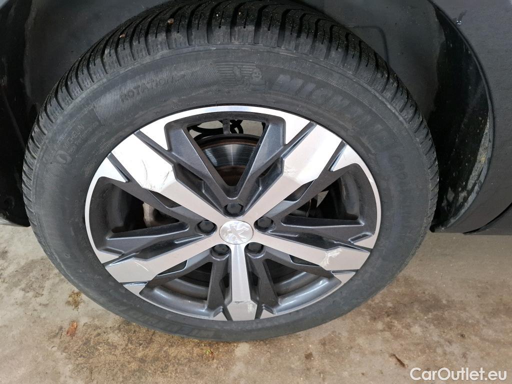  Peugeot  5008  Active Business 1.2 PureTech 130CV BVA8 7 Sieges E6d #15