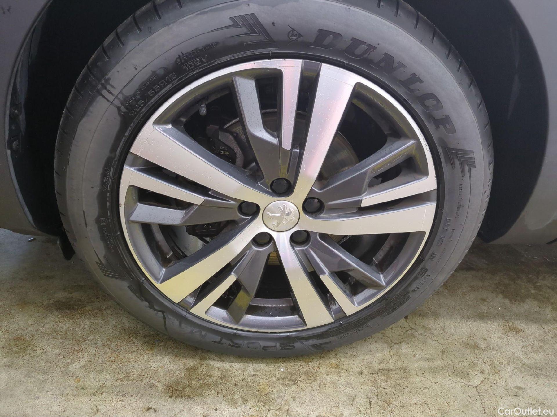  Peugeot  5008  Allure Pack 1.5 HDi 130CV BVA8 7 Sieges E6d #4