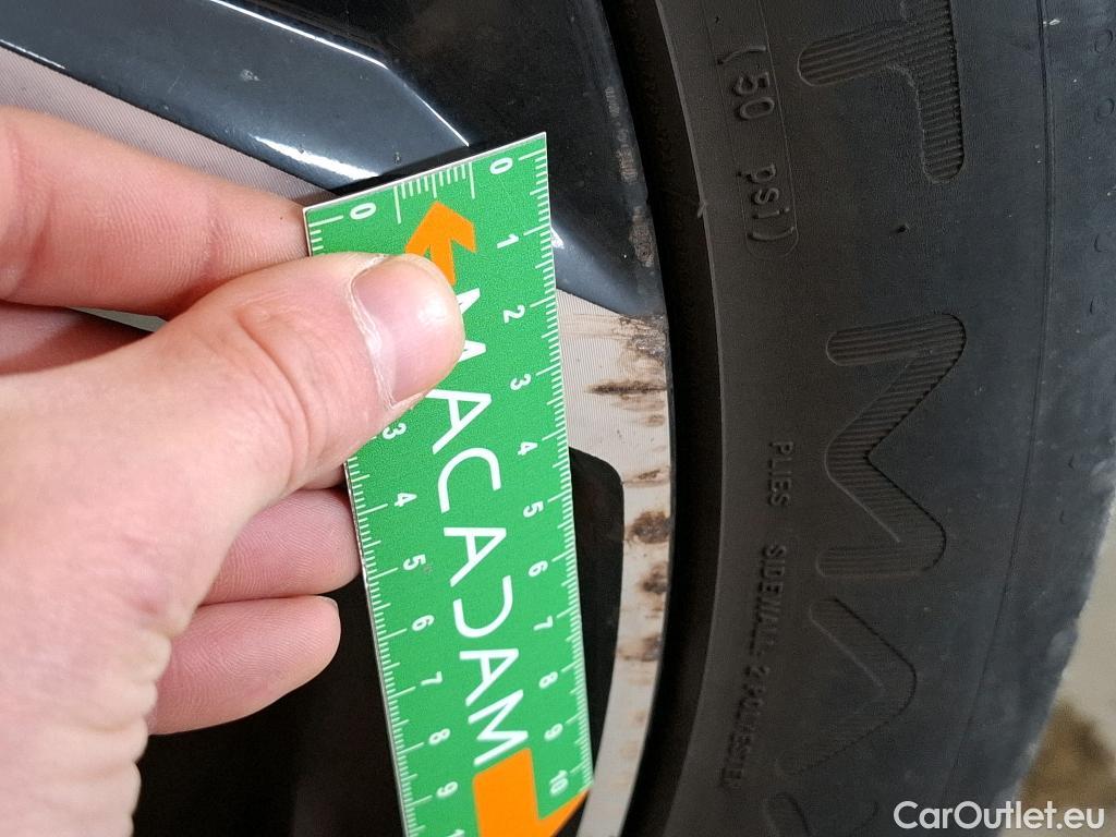  Nissan  Qashqai NISSAN  / 2017 / 5P / Crossover 1.3 DIG-T 160 DCT Tekna #10