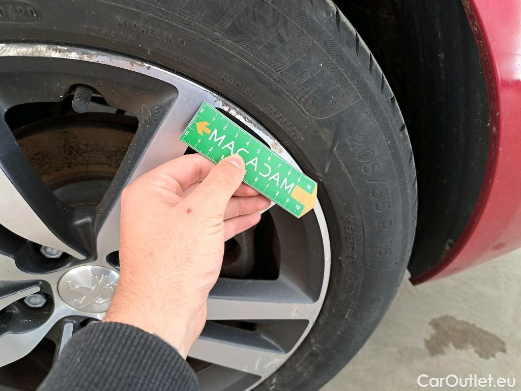  Peugeot  308  SW Allure Business 1.5 HDi 130CV BVA8 E6d #37