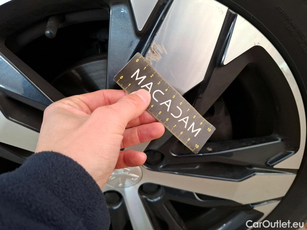  Peugeot  5008 PEUGEOT  / 2020 / 5P / SUV BlueHDi 130 S&S EAT8 GT Pack #23