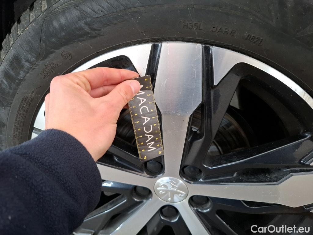  Peugeot  5008 PEUGEOT  / 2020 / 5P / SUV BlueHDi 130 S&S EAT8 GT Pack #51