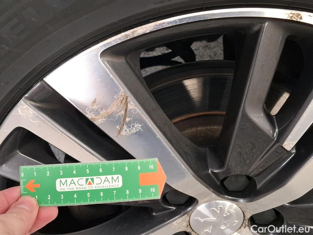  Peugeot  5008  Allure 1.2 PureTech 130CV BVA8 7 Sieges E6d #16