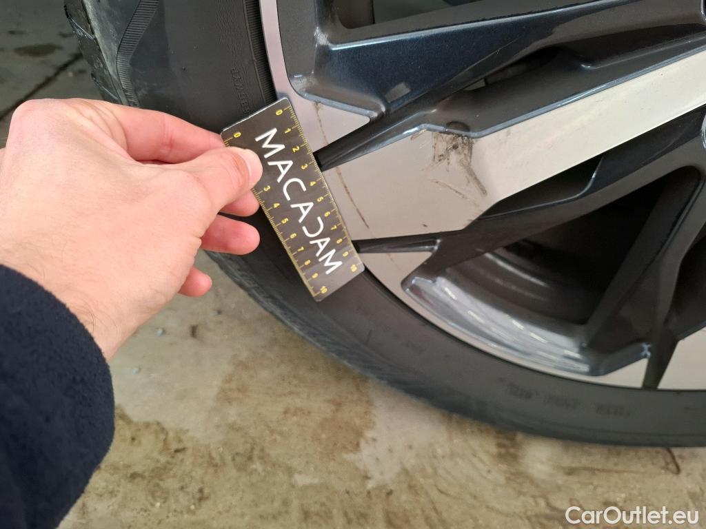  Peugeot  5008 PEUGEOT  / 2020 / 5P / SUV BlueHDi 130 S&S EAT8 GT Pack #25