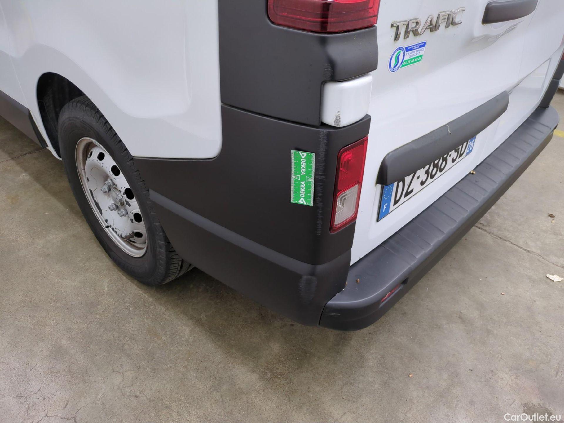  Renault  Trafic RENAULT  4p Combi Life L1 Energy dCi 125 #24