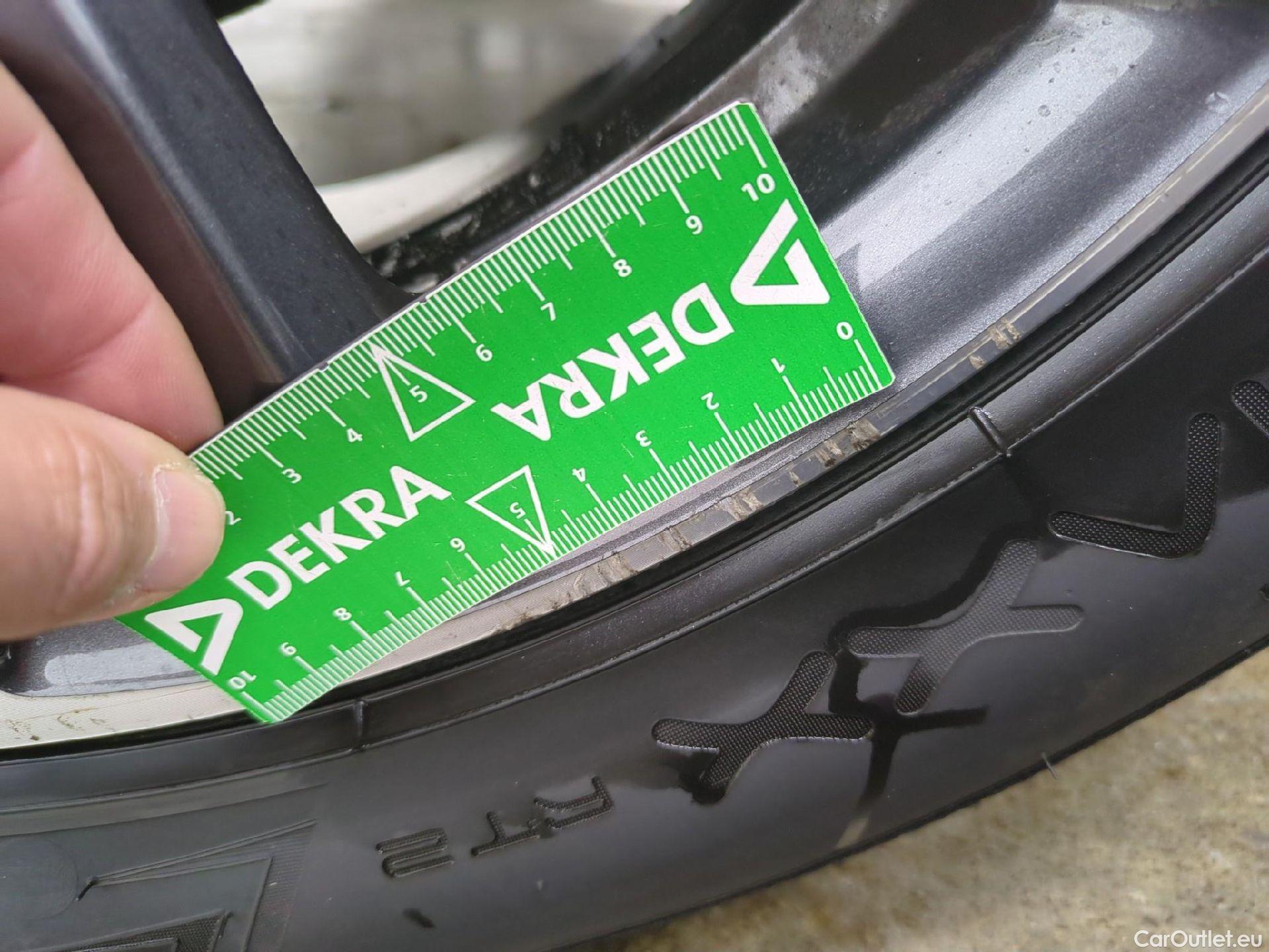  Peugeot  5008  Allure Pack 1.5 HDi 130CV BVA8 7 Sieges E6d #23