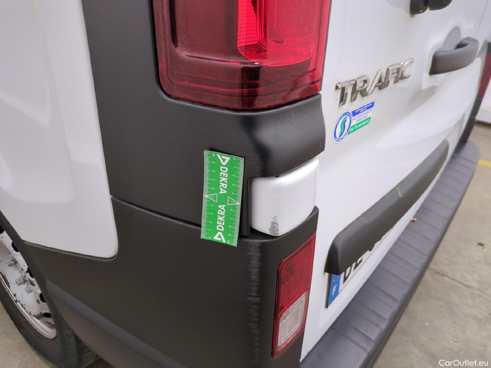  Renault  Trafic RENAULT  4p Combi Life L1 Energy dCi 125 #27