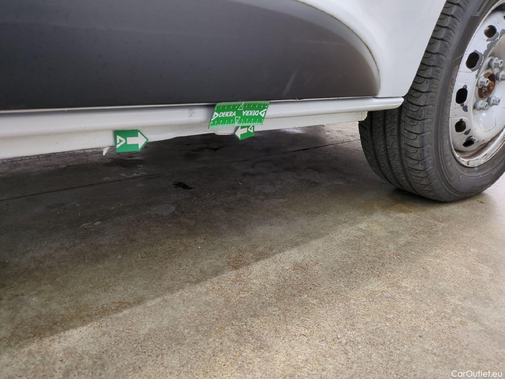  Renault  Trafic RENAULT  4p Combi Life L1 Energy dCi 125 #33