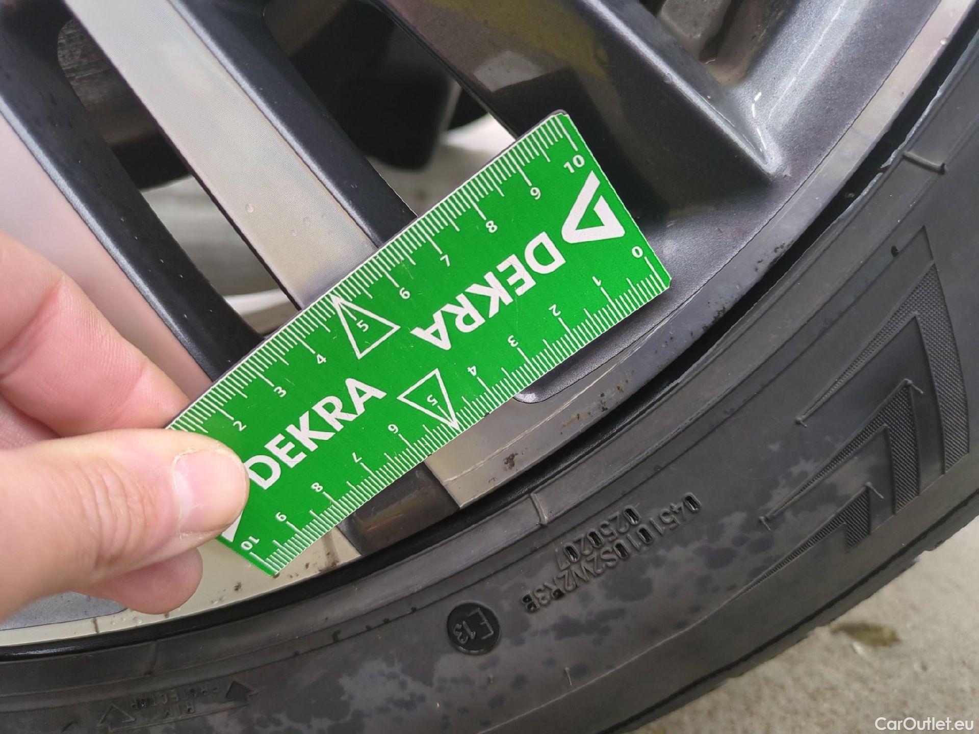  Peugeot  5008  Allure Pack 1.5 HDi 130CV BVA8 7 Sieges E6d #13