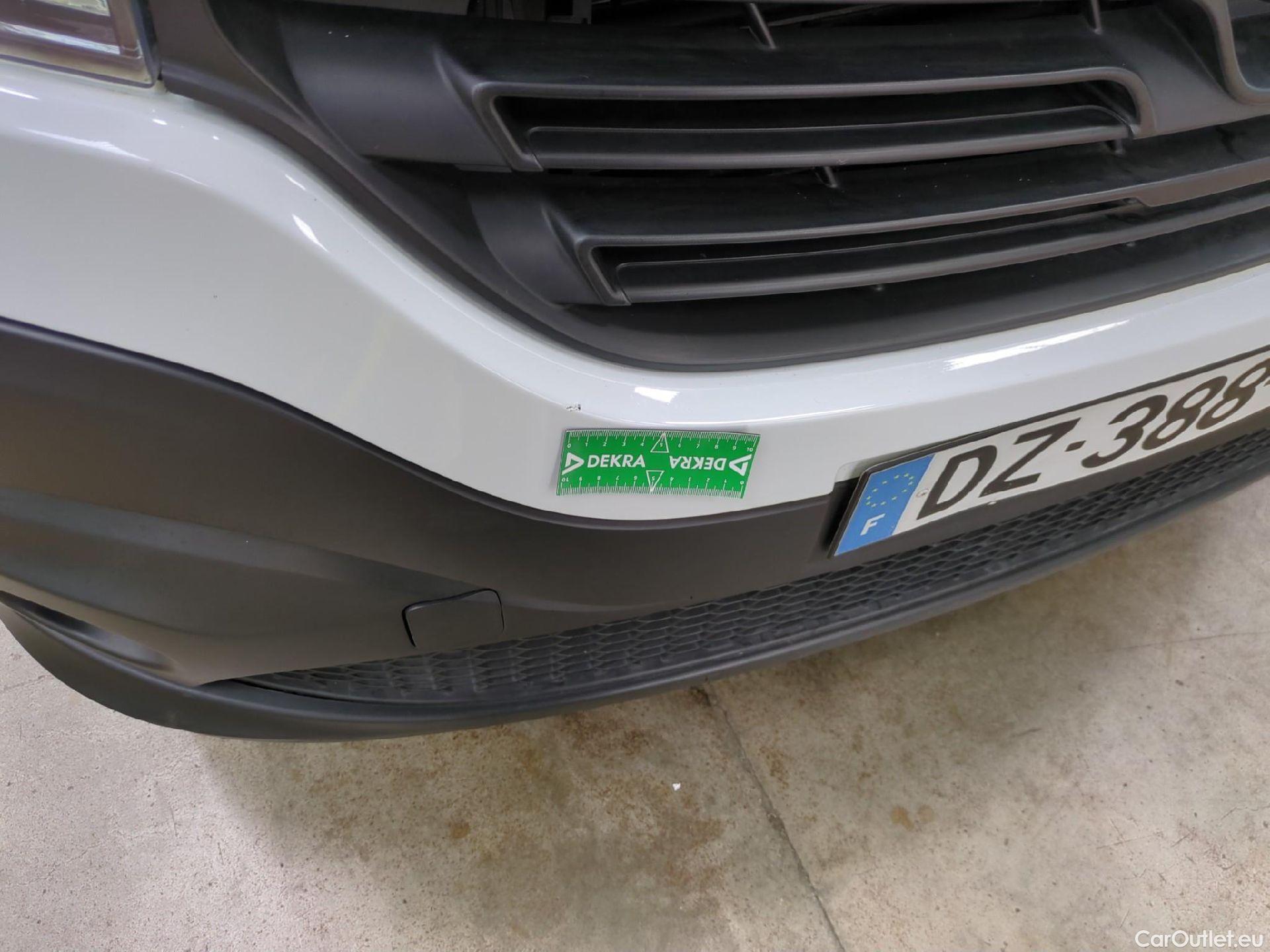  Renault  Trafic RENAULT  4p Combi Life L1 Energy dCi 125 #18