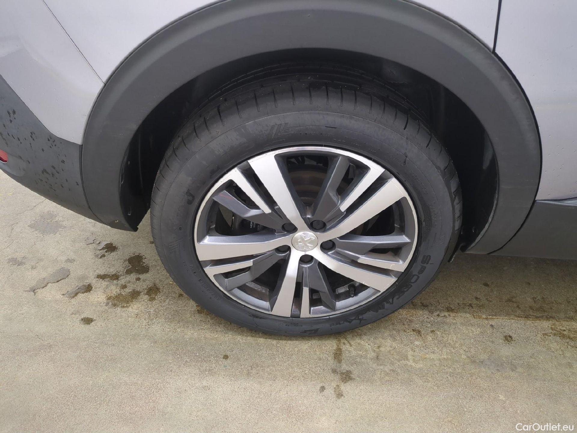  Peugeot  5008  Allure Pack 1.5 HDi 130CV BVA8 7 Sieges E6d #24