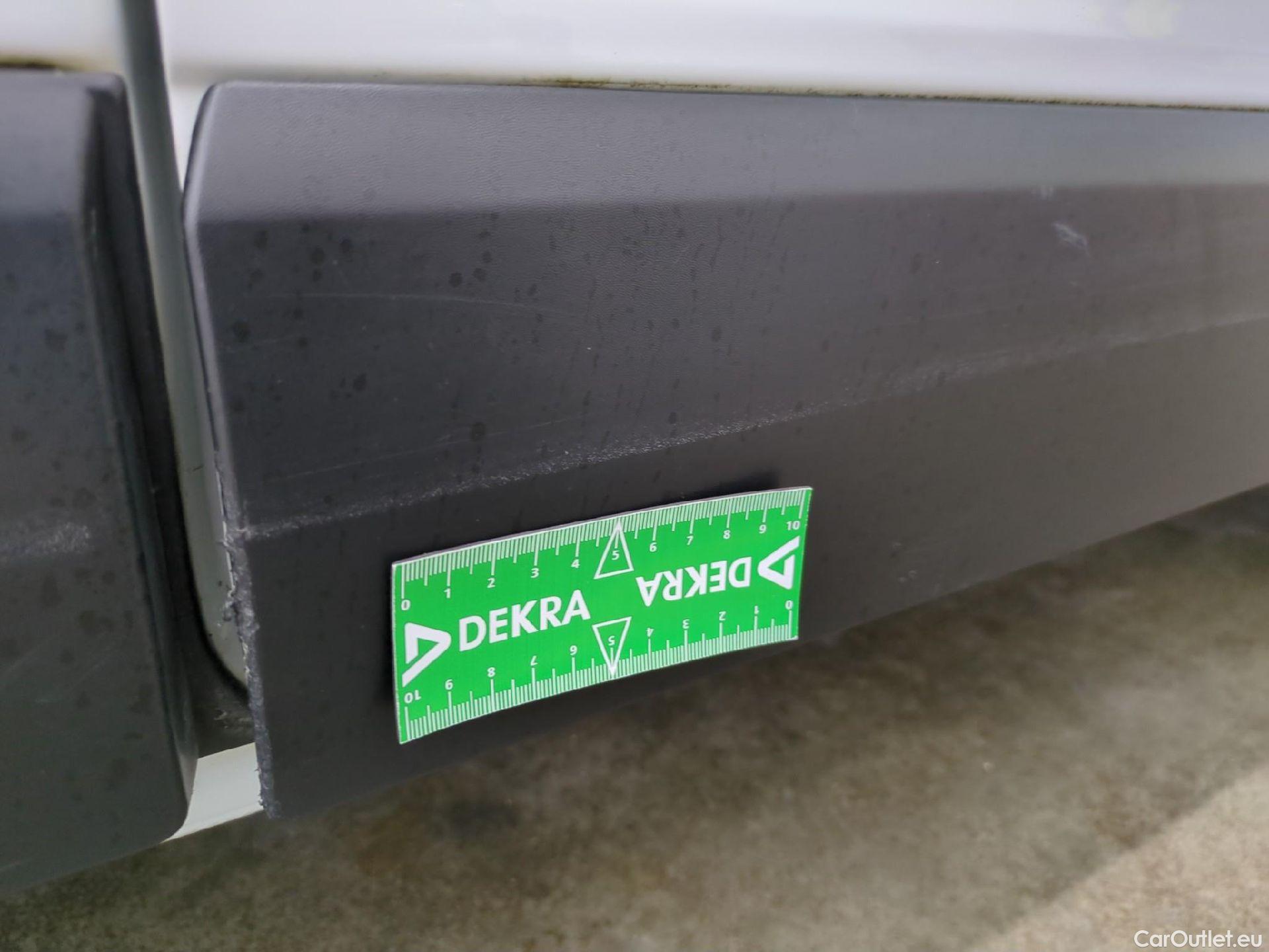  Renault  Trafic RENAULT  4p Combi Life L1 Energy dCi 125 #36