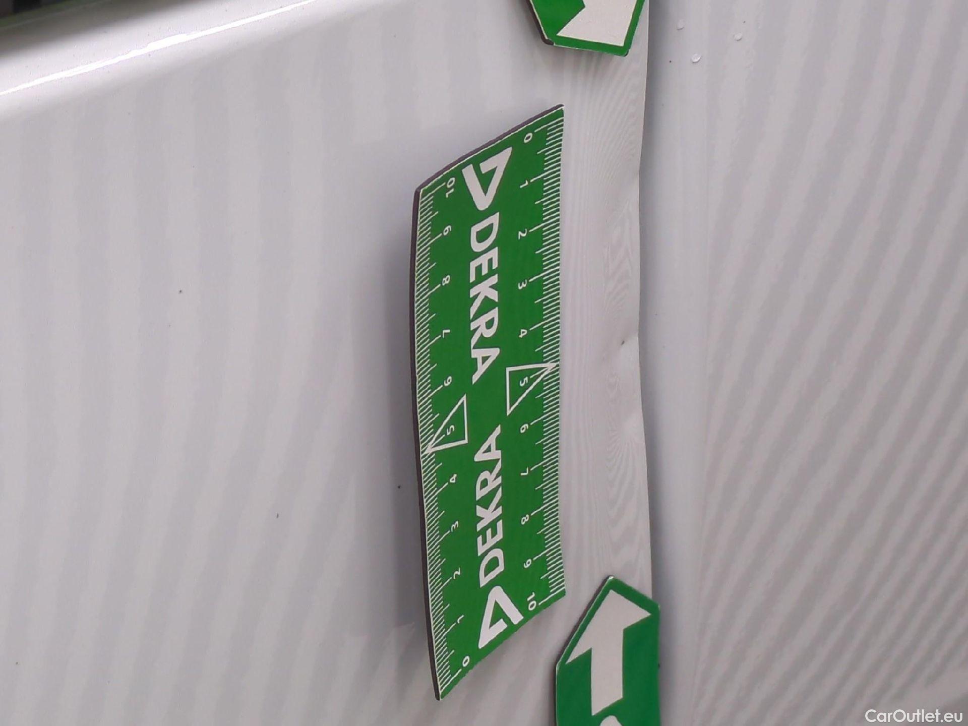  Renault  Trafic RENAULT  4p Combi Life L1 Energy dCi 125 #32