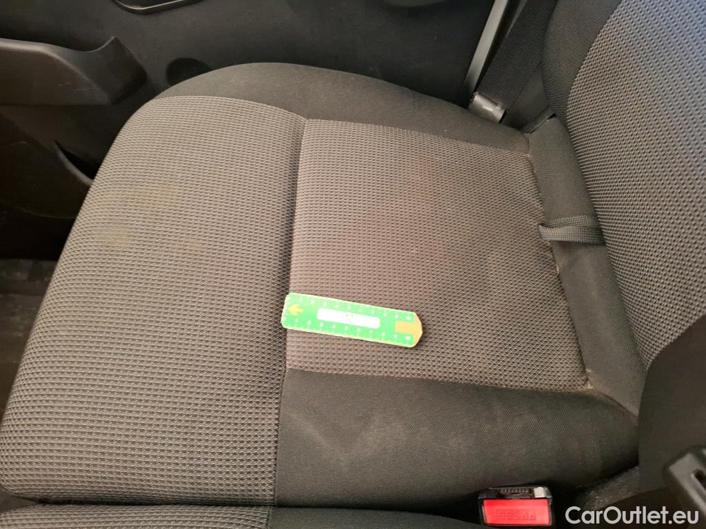  Renault  Master  III Fourgon L2H2 3 3 Grand Confort dCi 135CV BVM6 E6dT #47