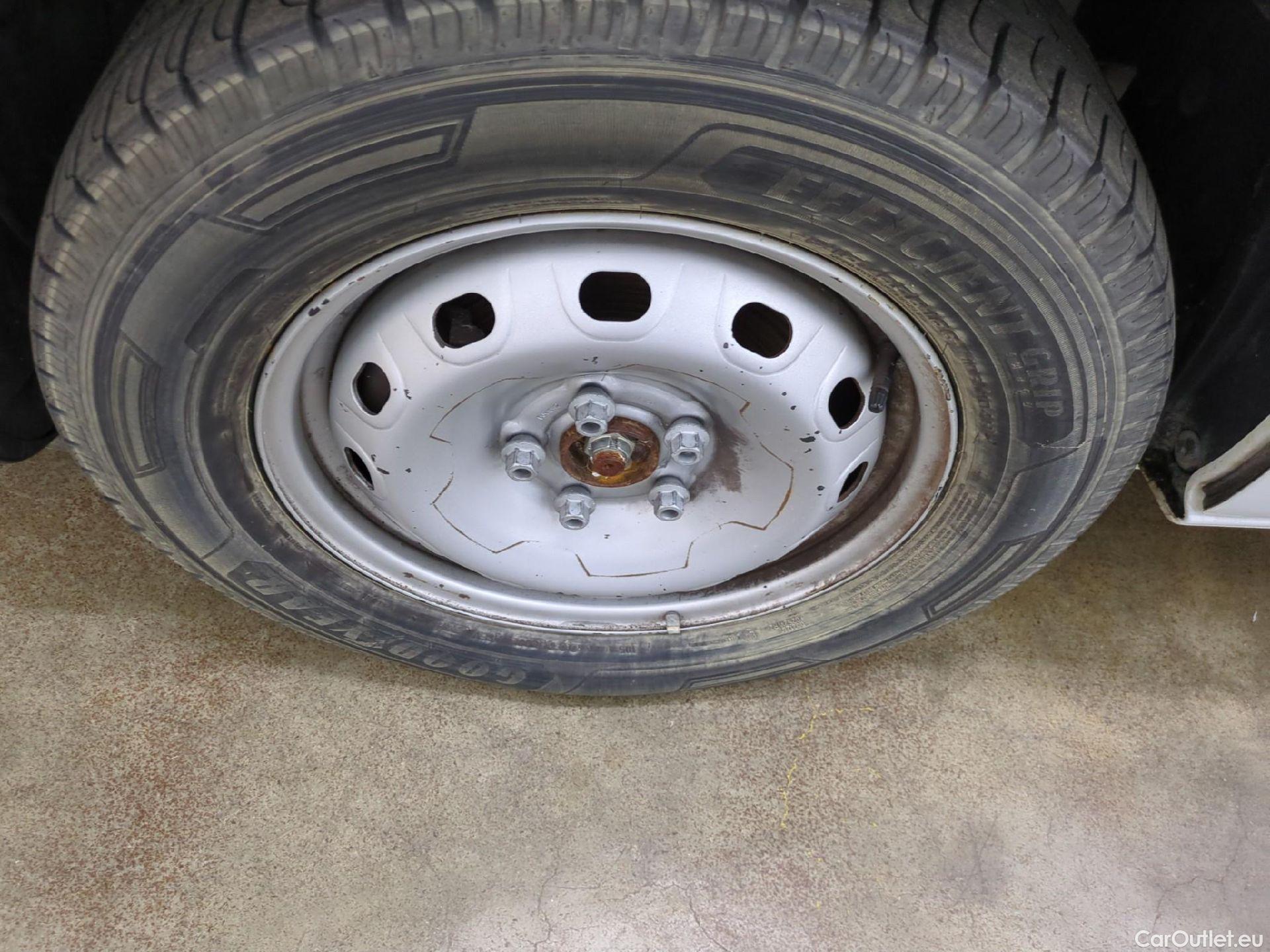  Renault  Trafic RENAULT  4p Combi Life L1 Energy dCi 125 #3