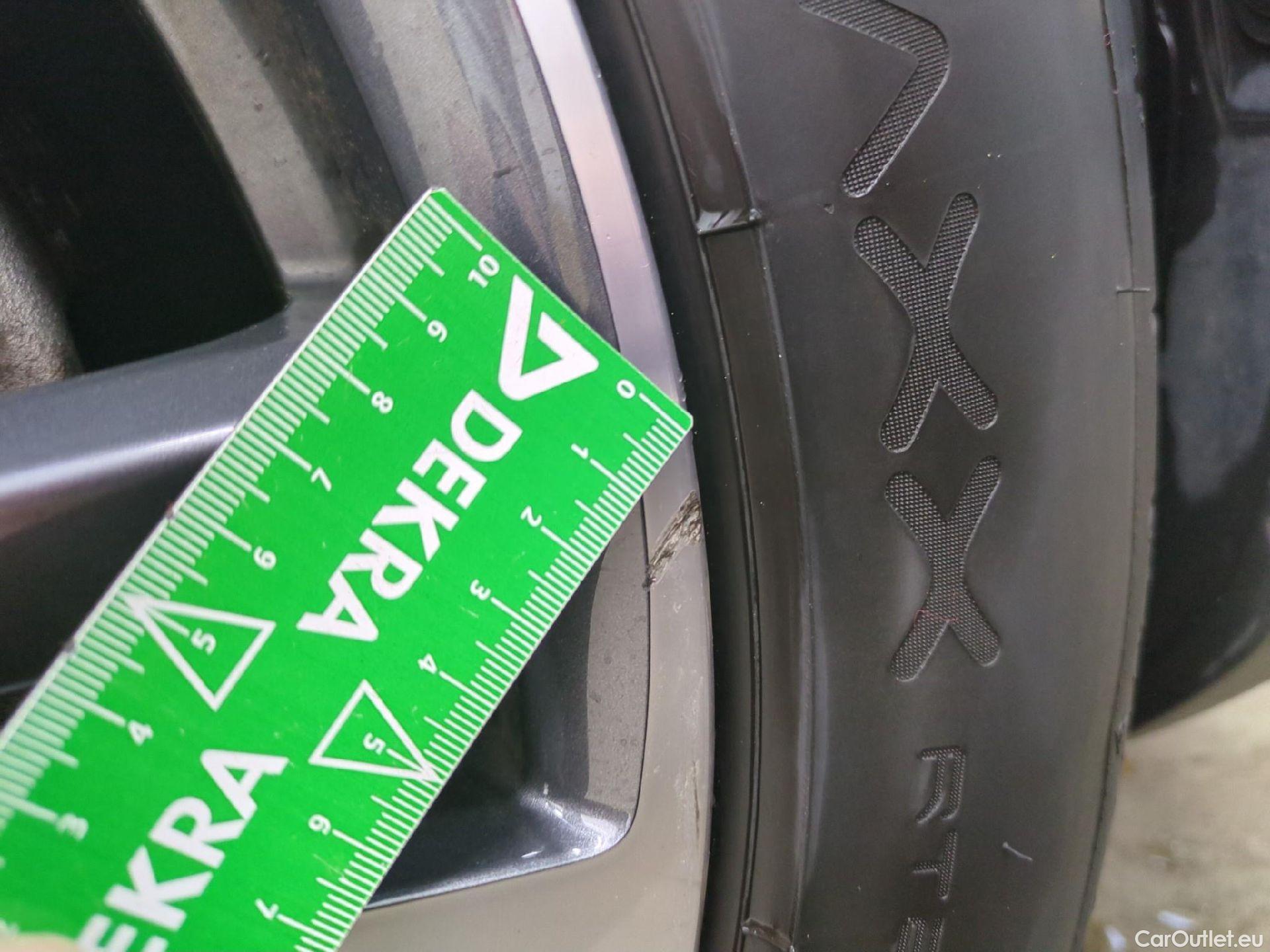  Peugeot  5008  Allure Pack 1.5 HDi 130CV BVA8 7 Sieges E6d #27