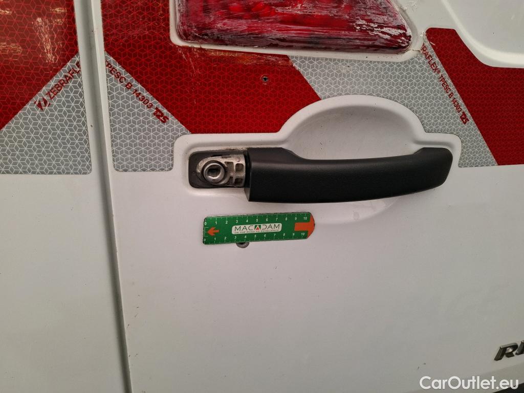  Renault  Master  III Fourgon L2H2 3 3 Grand Confort dCi 135CV BVM6 E6dT #26