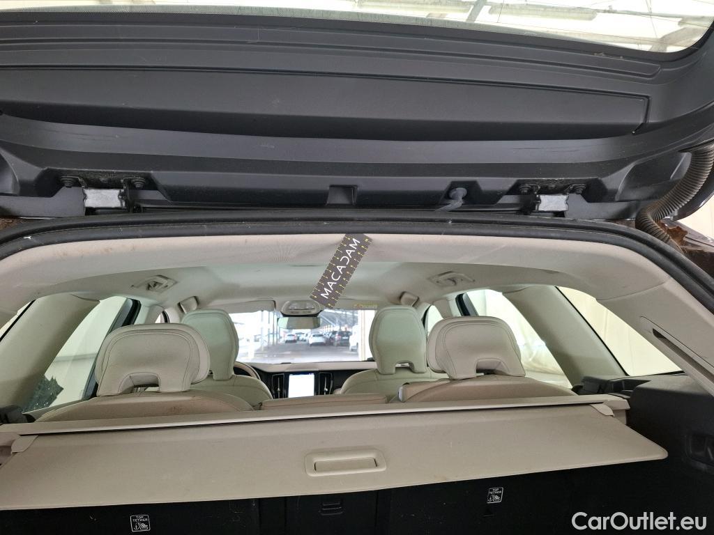  Volvo  XC60  Plus Style Chrome 2WD 2.0 B4 195CV BVA8 E6d #13