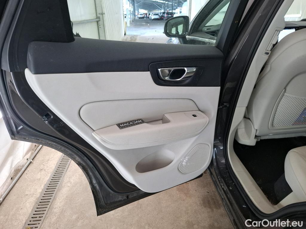  Volvo  XC60  Plus Style Chrome 2WD 2.0 B4 195CV BVA8 E6d #1