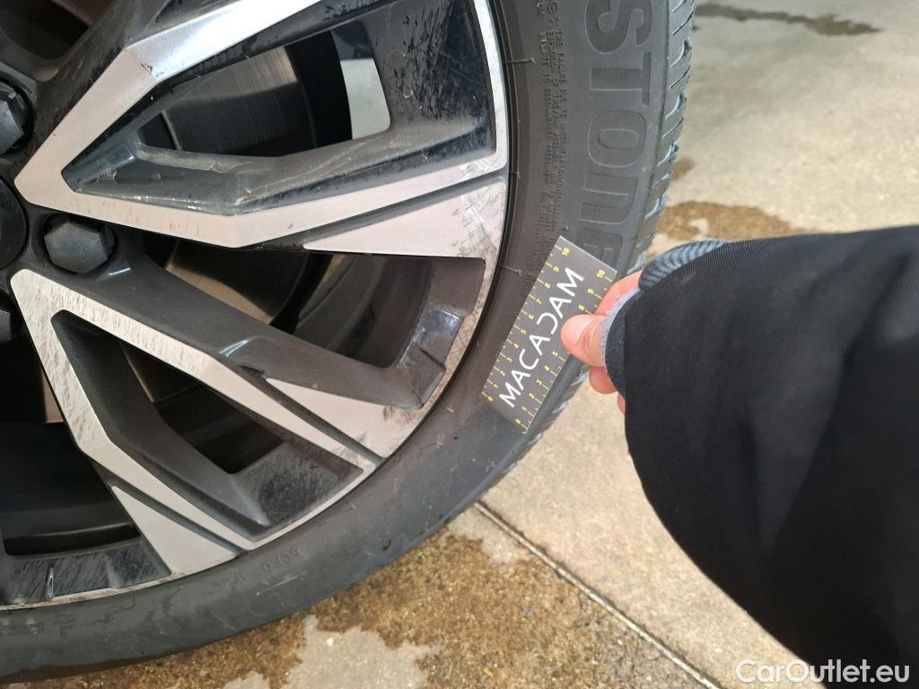  Volvo  XC60  Plus Style Chrome 2WD 2.0 B4 195CV BVA8 E6d #12