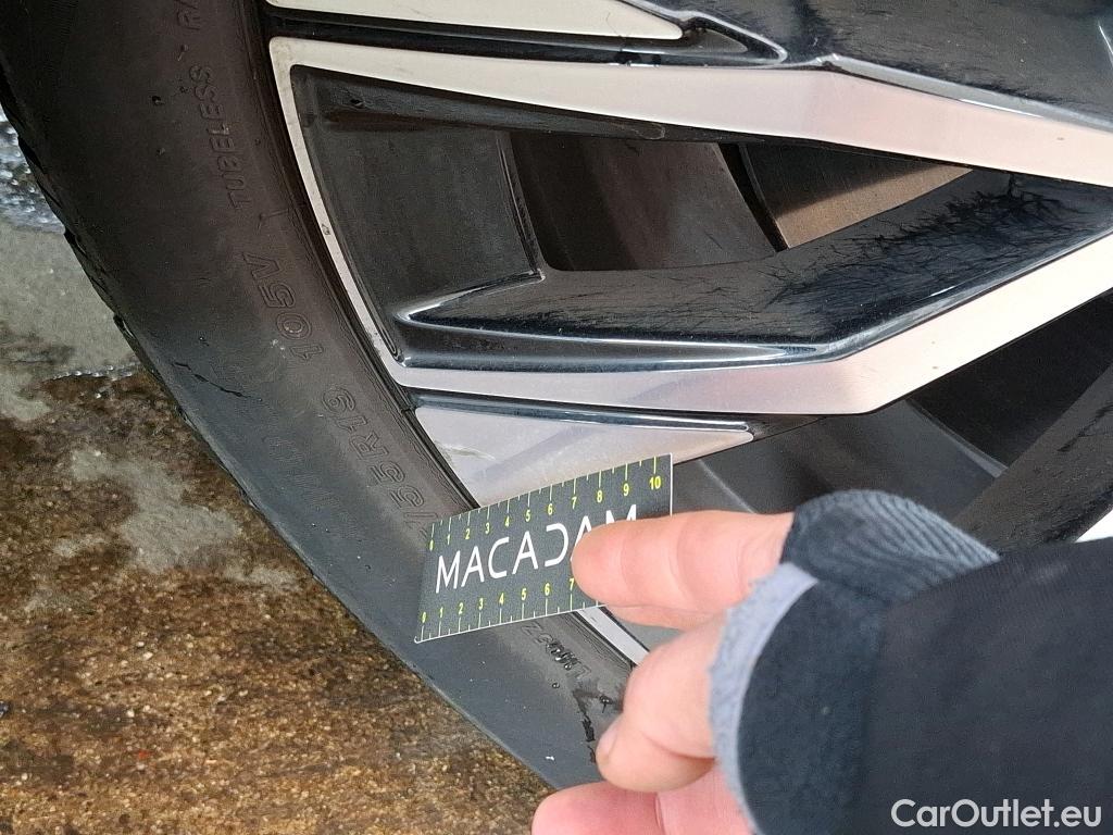  Volvo  XC60  Plus Style Chrome 2WD 2.0 B4 195CV BVA8 E6d #31