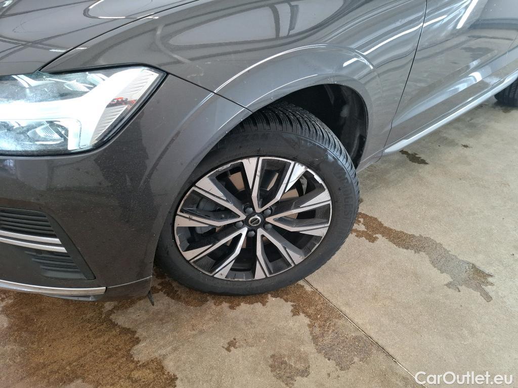  Volvo  XC60  Plus Style Chrome 2WD 2.0 B4 195CV BVA8 E6d #9