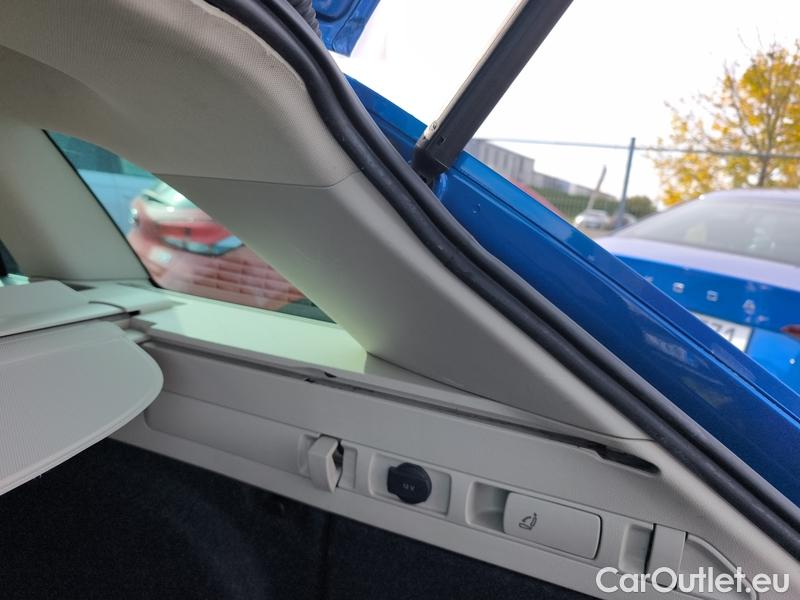  Skoda  Superb  Combi (3V5)(2015) Sup.C.FL2.0TDI 110 Style AT #19