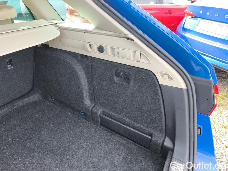  Skoda  Superb  Combi (3V5)(2015) Sup.C.FL2.0TDI 110 Style AT #16