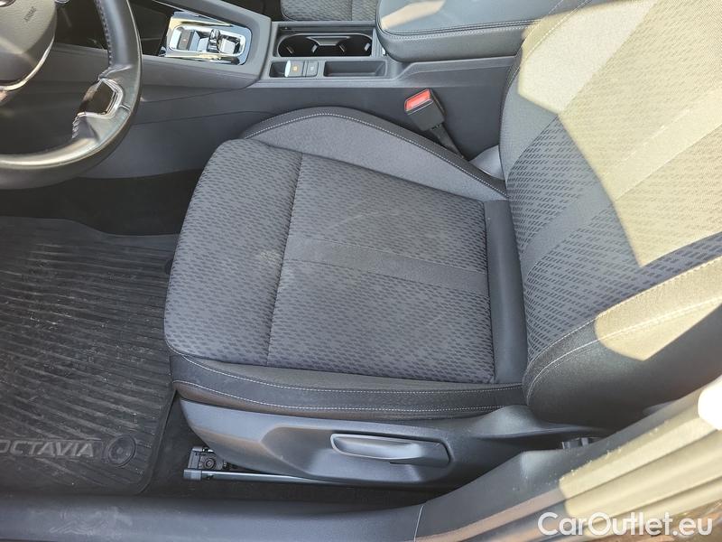  Skoda  Octavia  Combi (NX3)(2020) Oct.Combi 2.0TDI 110 Style AT #14