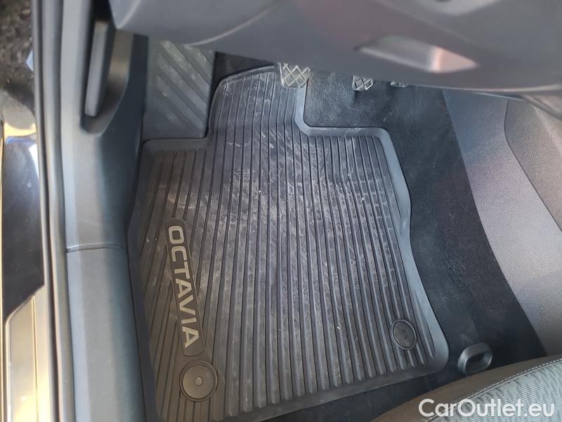  Skoda  Octavia  Combi (NX3)(2020) Oct.Combi 1.0TSI 81 Style #3