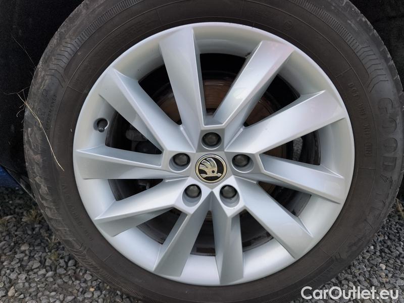  Skoda  Superb  Combi (3V5)(2015) Sup.C.FL2.0TDI 110 Style AT #12