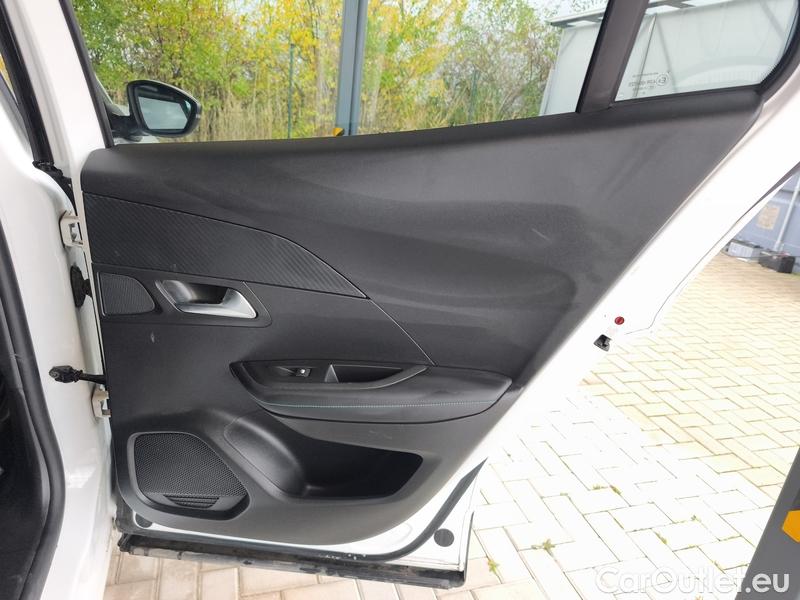  Peugeot  2008  (P1) (2019)  1.5BHDi 110 ALLURE #29