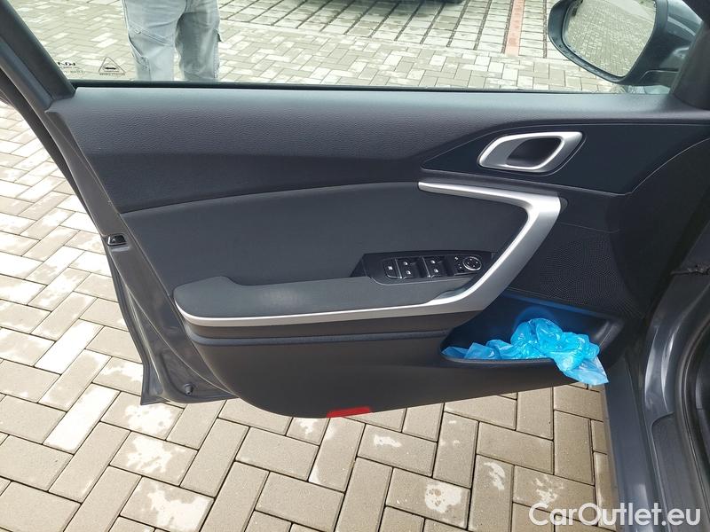  KIA  Cee'd Ceed Sportswagon (2018->) Ceed SW 1.5 T-GDI 118 Top #8