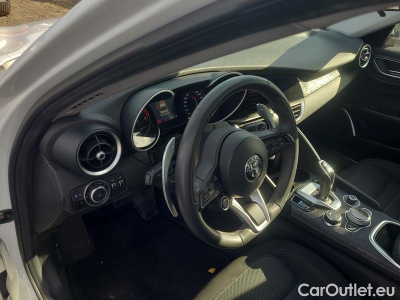  Alfa Romeo  Giulietta Giulia (952) (2016) Giulia 2.0T200 Super AT #10