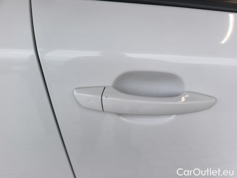  Peugeot  2008  (P1) (2019)  1.5BHDi 110 ALLURE #30