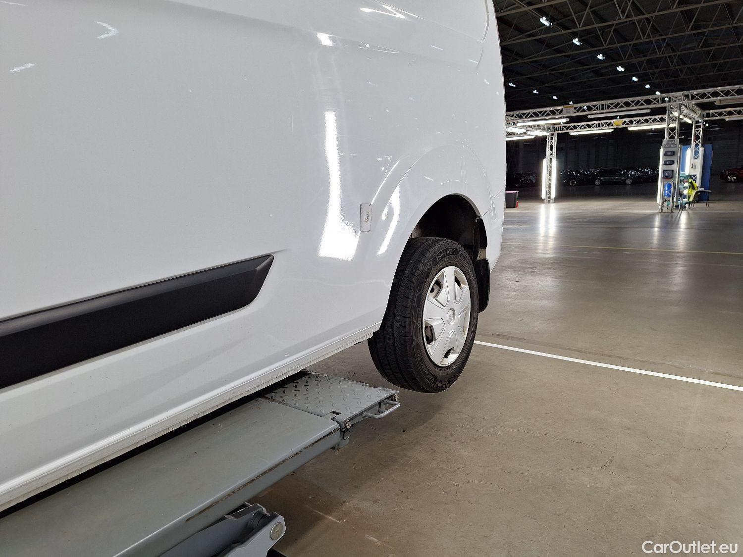  Ford  Transit Ford, _Trans.Custom FL'18, Ford  Custom 300L 2.0TD130Pk/96Kw M6 FWD Tr #32