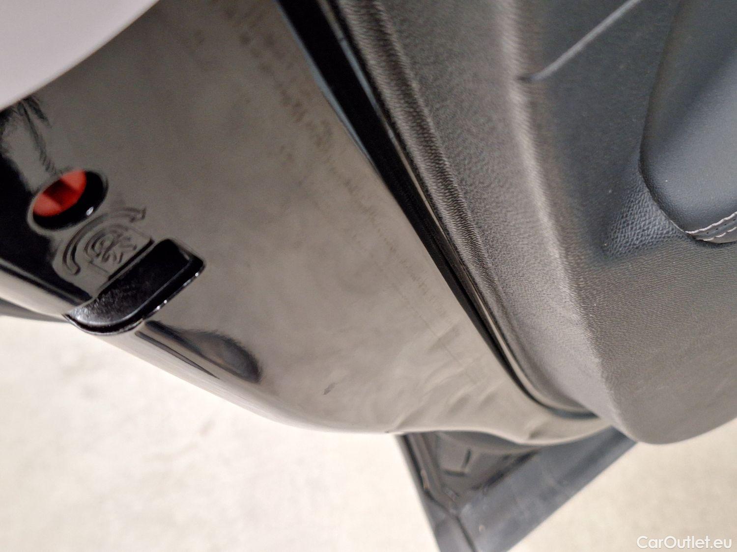  Peugeot  5008 Peugeot,  '16, Peugeot  1.2 PureTech 96kW S&S EAT8 Allure 5d #39