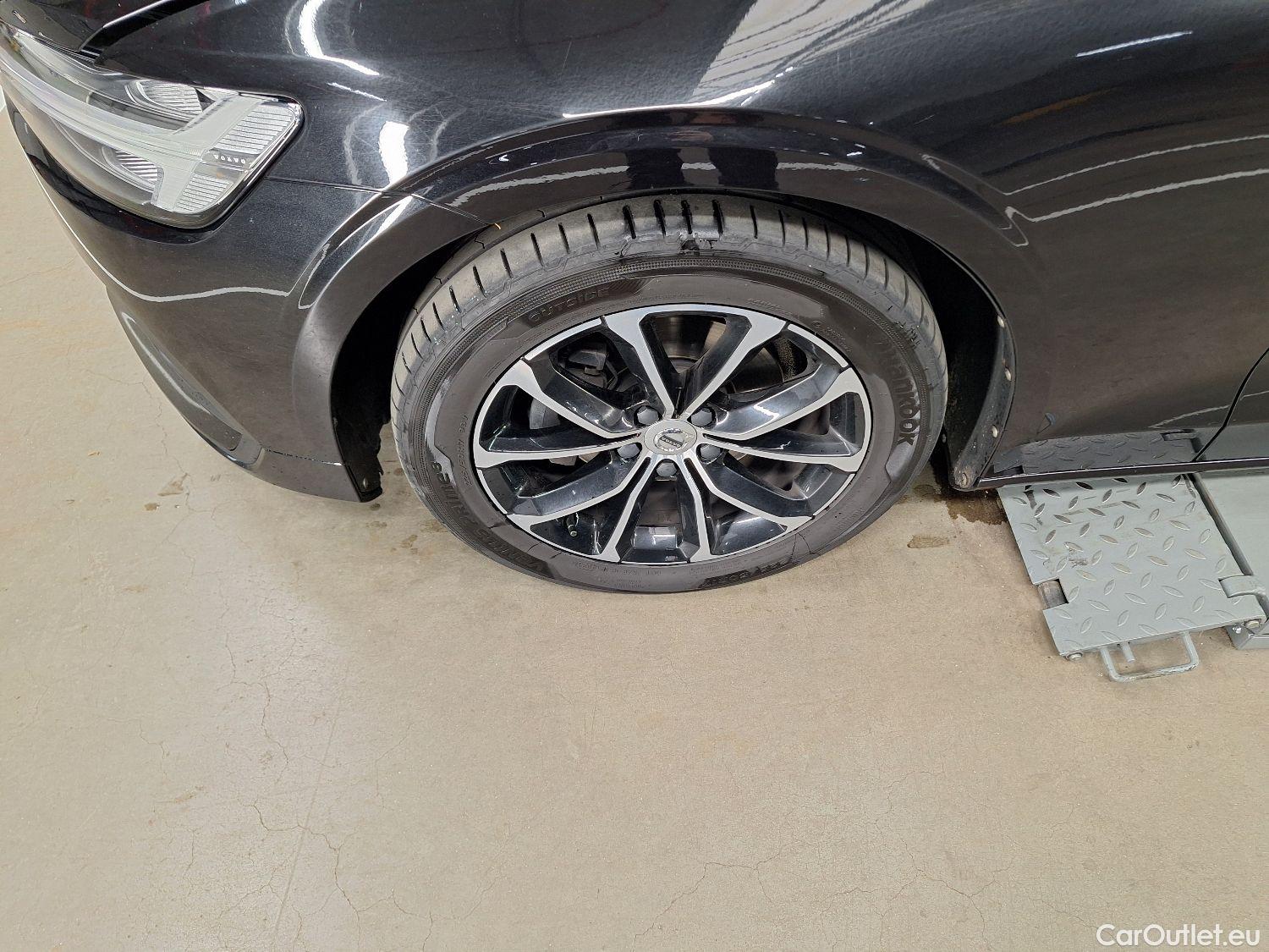  Volvo  V60 Volvo,  '18, Volvo  D3 Geartronic Momentum Pro 5d #12