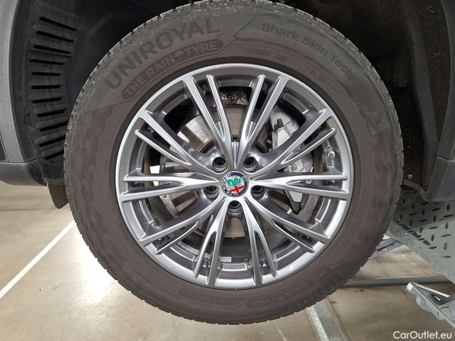  Alfa Romeo   STELVIO Alfa Romeo, '17, Alfa Romeo 2.2 D 160 Super 5d #12