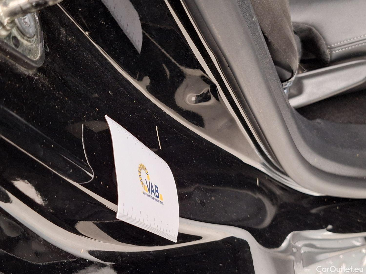  Peugeot  5008 Peugeot,  '16, Peugeot  1.2 PureTech 96kW S&S EAT8 Allure 5d #31