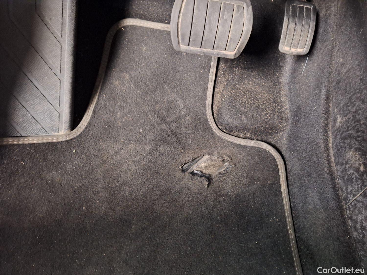  Peugeot  5008 Peugeot,  FL'20, Peugeot  1.5 BlueHDi 96kW S&S EAT8 Allure Pack #2