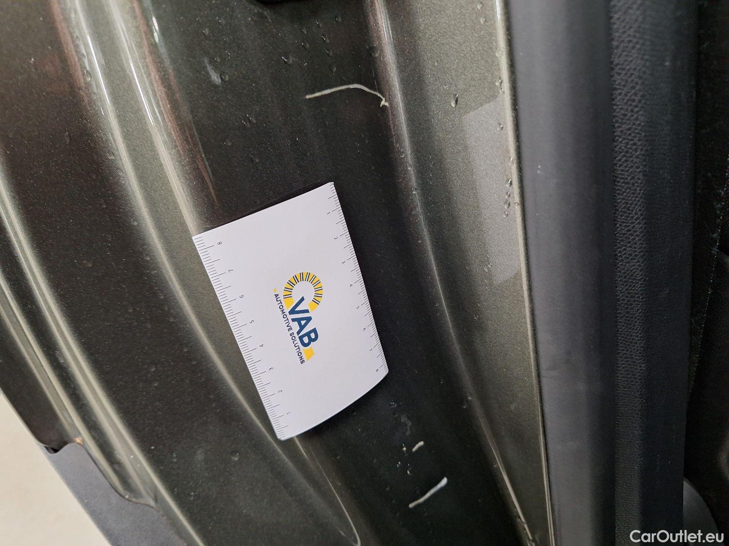  Peugeot  5008 Peugeot,  '16, Peugeot  1.2 PureTech 96kW S&S EAT8 Active 5d #29