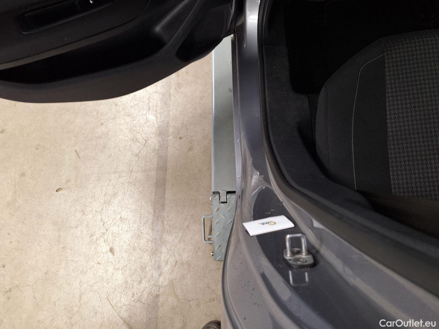  Peugeot  308 Peugeot,  SW FL'17, Peugeot  SW 1.2 PureTech 130 S&S Active 5d #43