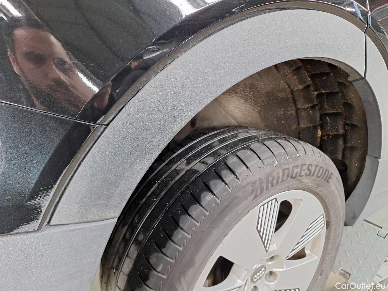  Audi  E-TRON Audi,  '19 BEV, Audi  55 Quattro 5d #27