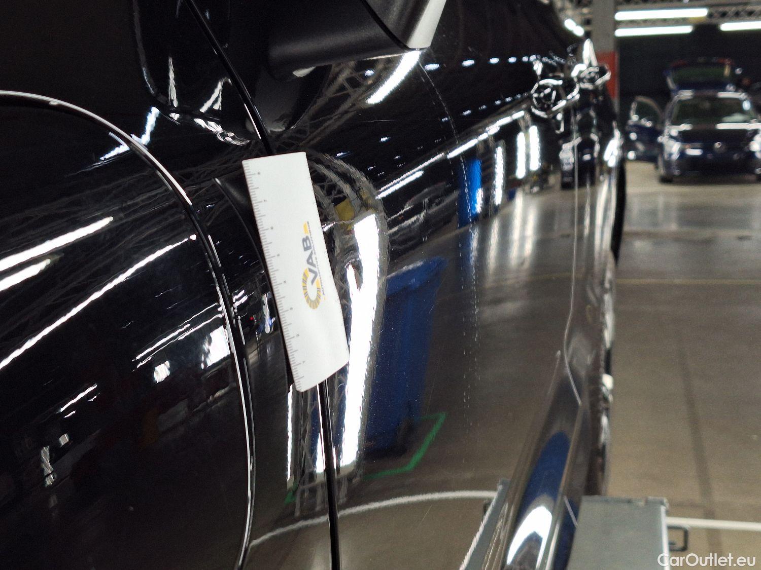  Volvo  XC60 Volvo,  '17 PHEV, Volvo  T6 Recharge Geartronic R-Design 5d #16